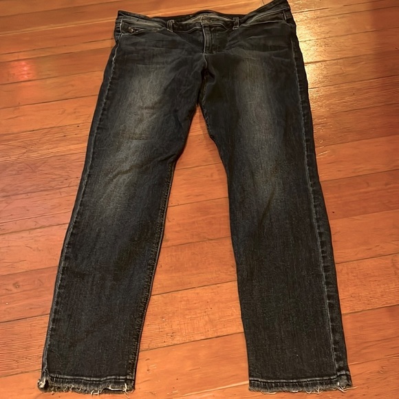 Joe's Jeans Denim - JOE’S Icon Skinny ankle sz 32